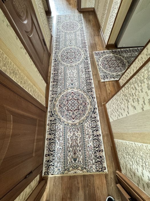Продам ковры-дорожки 3 шт