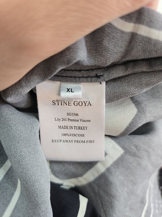 Риза Stine Goya .