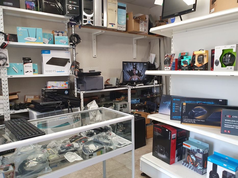 Ремонт на компютри и други.