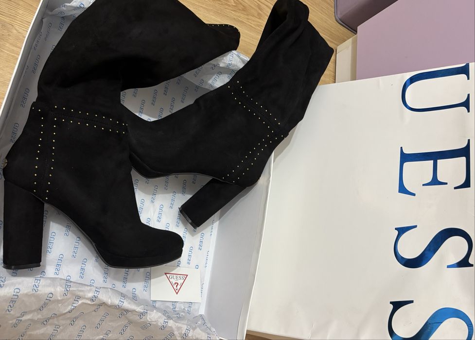 Ботуши от велур Guess