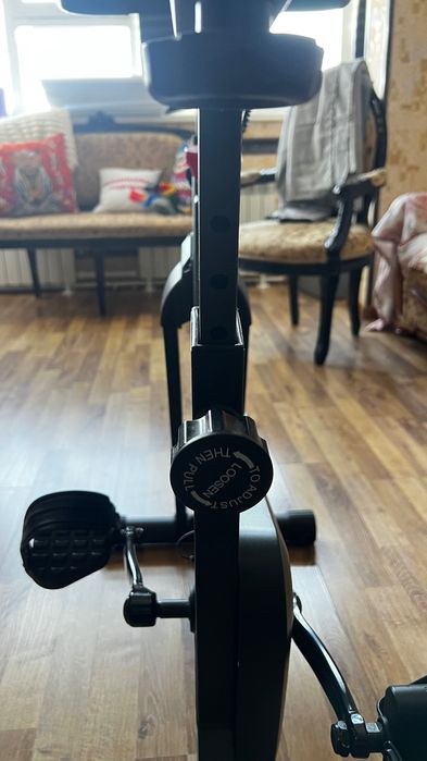 Велотренажер Genau Spin Bike W101 — в отличном состоянии
