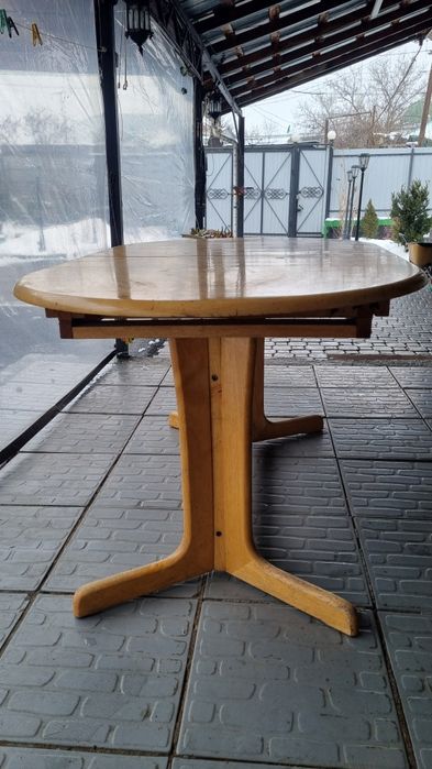 Стол кухонный деревянный