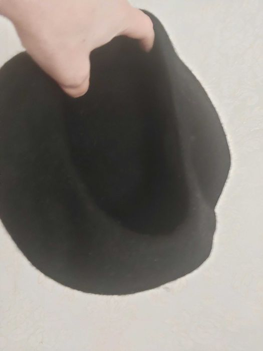 Две шапки барета. 100%. Вълна