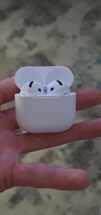 AirPods 4 ANC Originale – Stare Foarte Bună(Seria number valida)