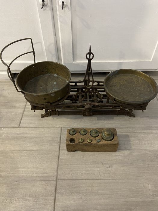 Античен кантар, 1912 г., оригинални тежести, маркиран T H B