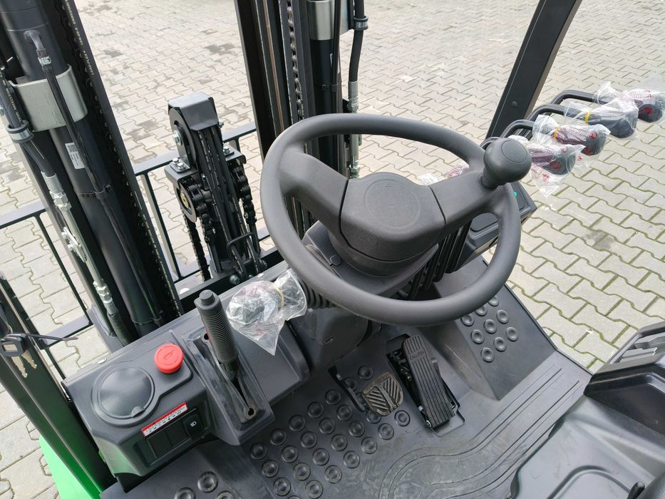 НОВ Електрокар Noblelift, четириопорен, до 3 тона, до 4 м., triplex