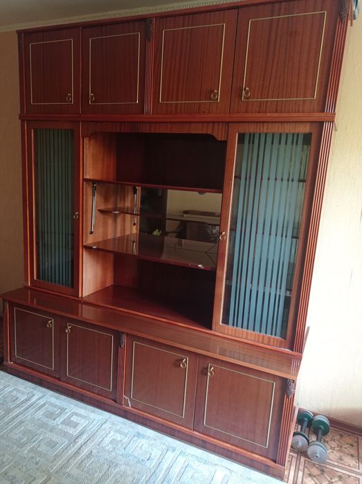 Продам сервант производство Румыния