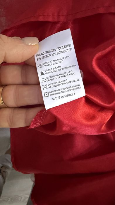 Rochita rosie din catifea