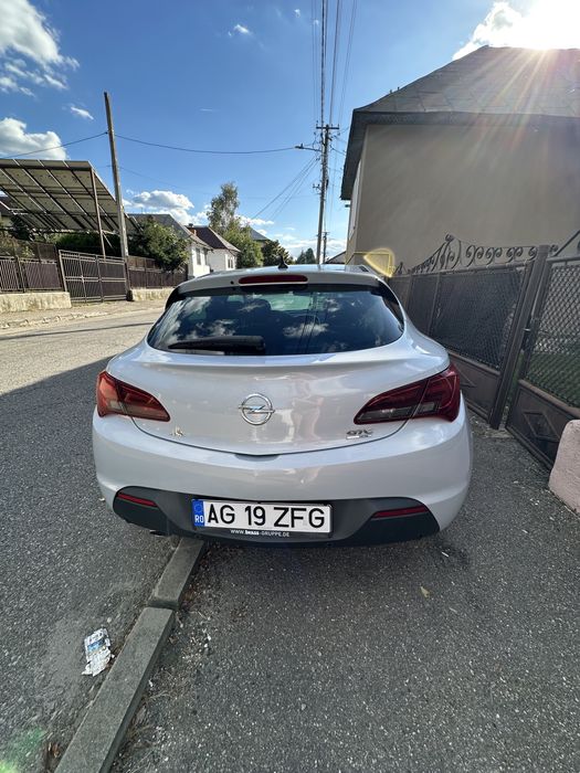 Opel Astra J GTC