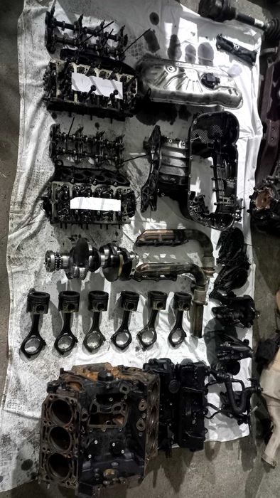 Ауди Q7 Audi Q7 мотор на части 3.0 TDI 272 CRT