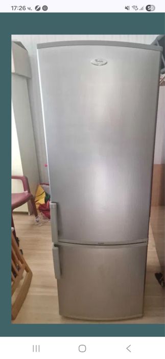 Работещ хладилник с фризер Whirlpool