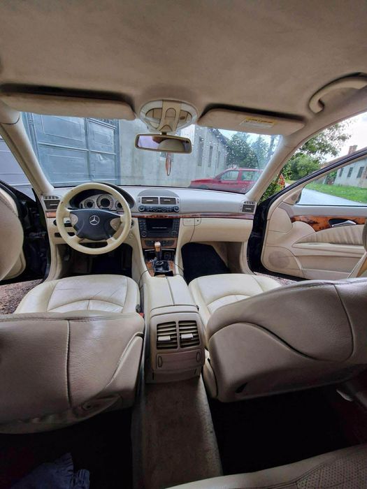 Mercedes E220 manual