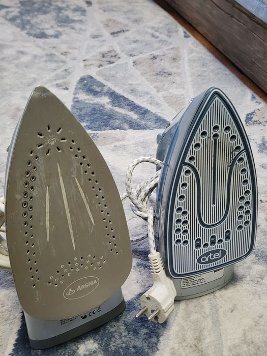 Продам утюги оба рабочие