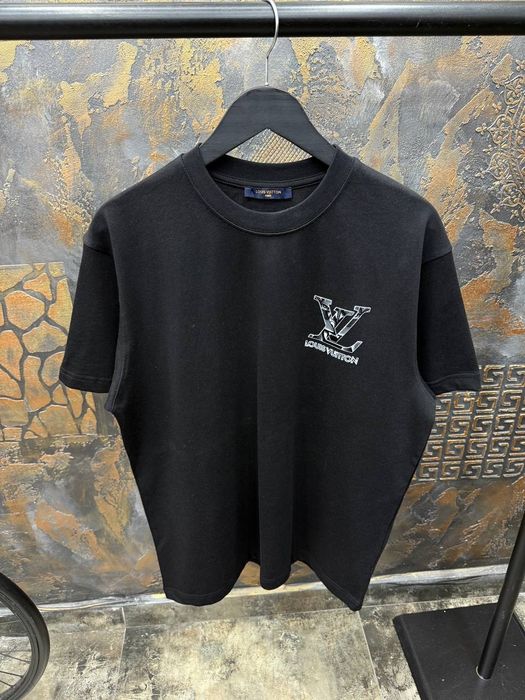 Мъжки тениски различни модели