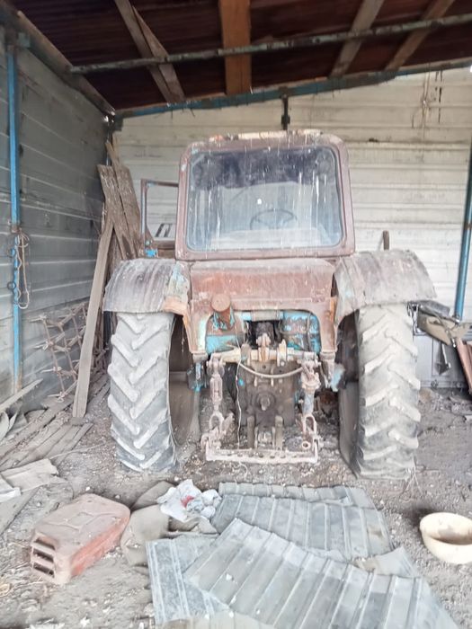 Продам      трактор