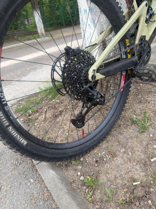 Vând Santa Cruz Hightower CC