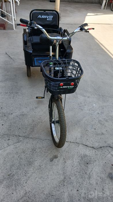 Velosiped yangi sotiladi