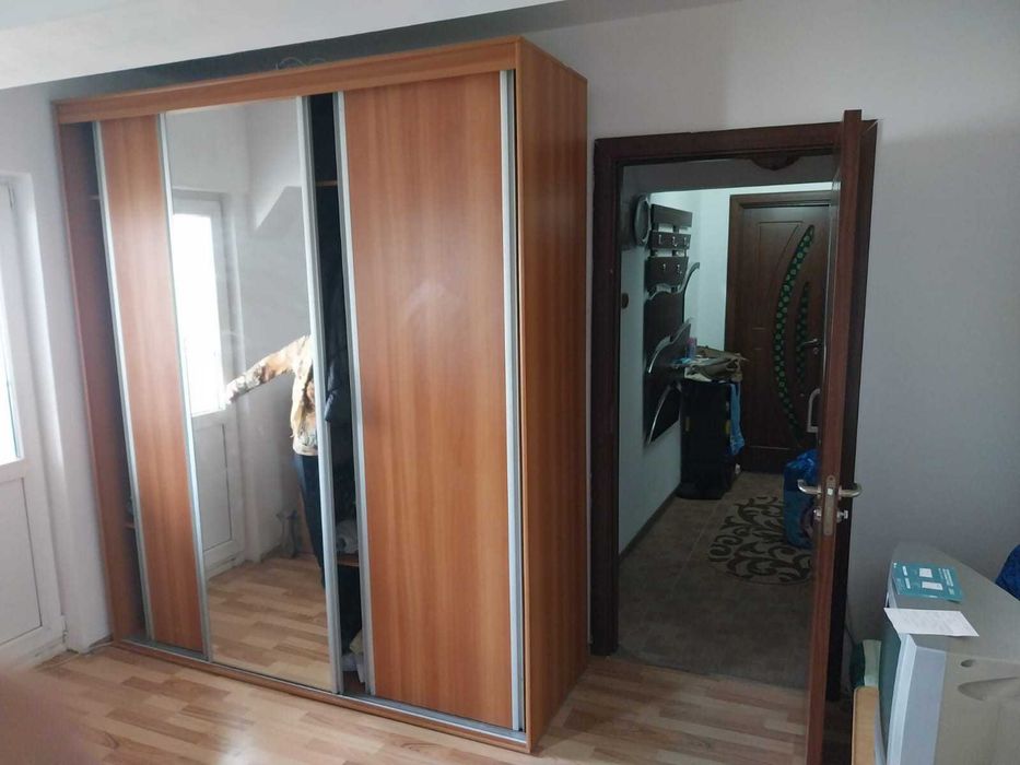 Vand apartament 3 camere