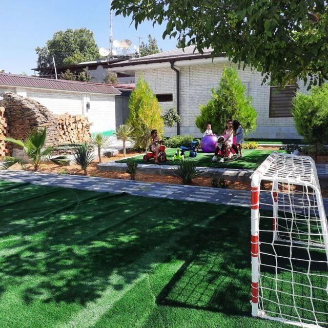 Продаётся два комплекса и двор 878 м².