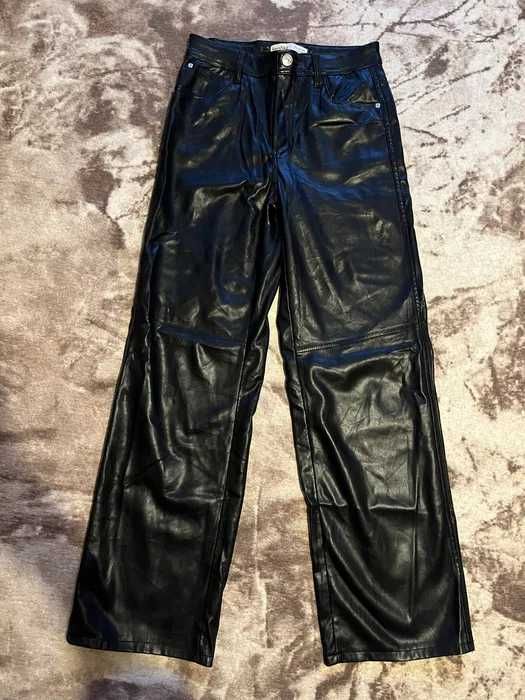 Кожен панталон Bershka + подарък