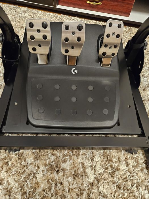 Logitech G923 Racing волан и педали за Ps4,Ps5 ,PC XBOX