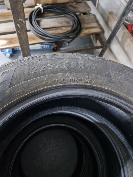 Продам резину на машину