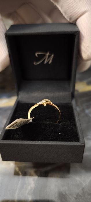 Золотое кольцо с бриллиантами