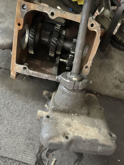 Продам запчасти на газ 53