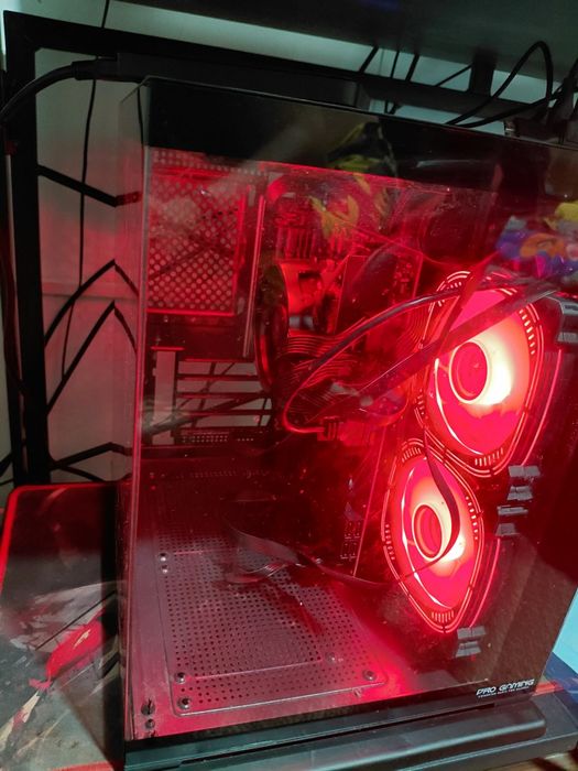 Vand pc gaming ddr5 ryzen 5 8500g sau schimb cu xbox/ps5