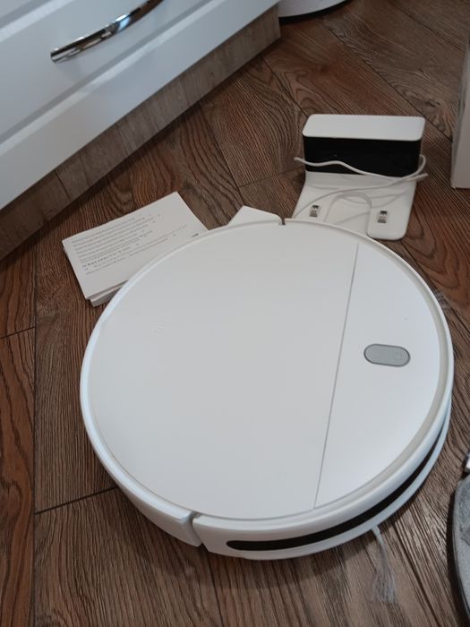 Продавам робот прахосмукачка