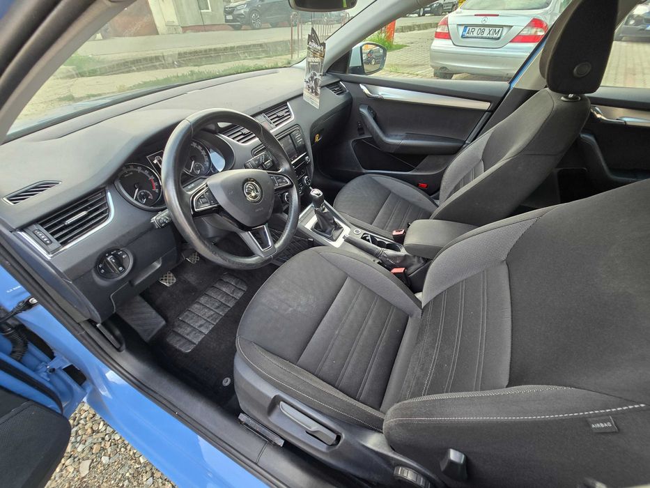 SKODA Octavia 2019 — imagine 5