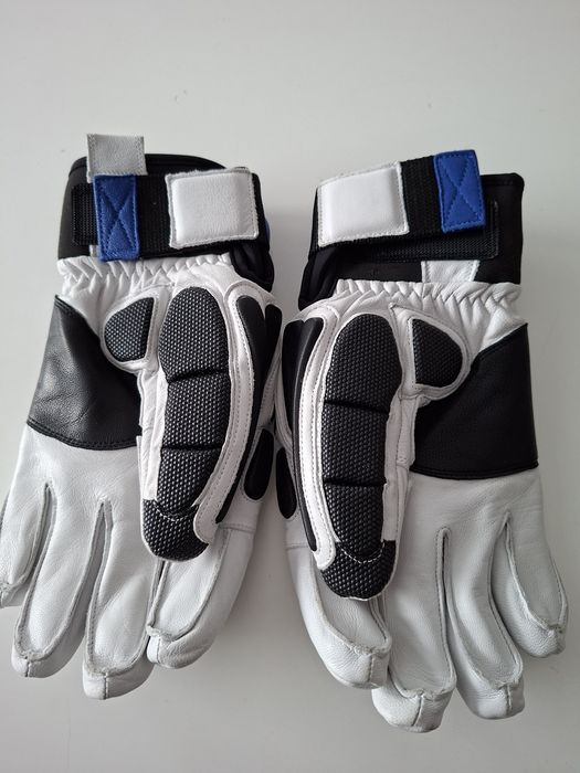 Продавам нови кожени ръкавици за зимни спортове ЕСКА