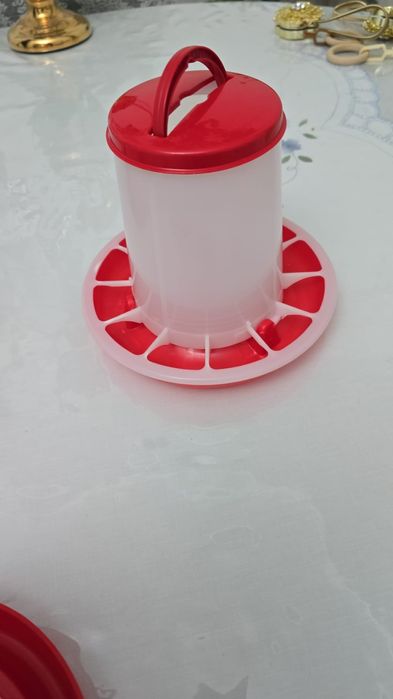 Кормушки и поилки для птиц