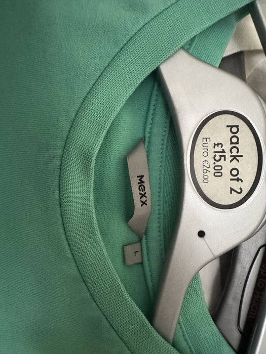 Продам футболки (M-L)