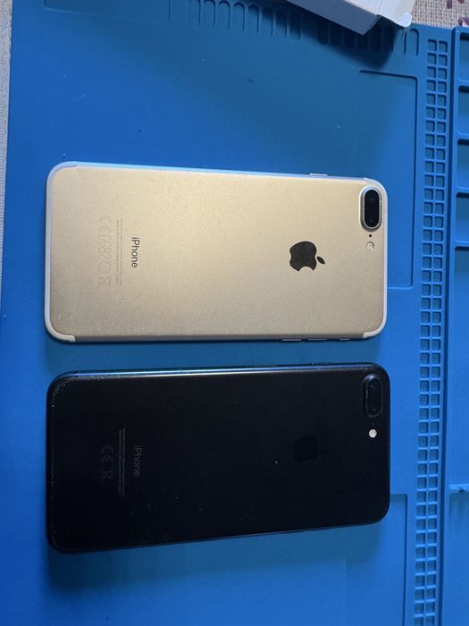 Vand diferite piese de telefoane