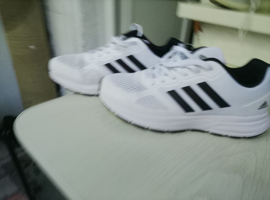 Кросовки Adidas летние.