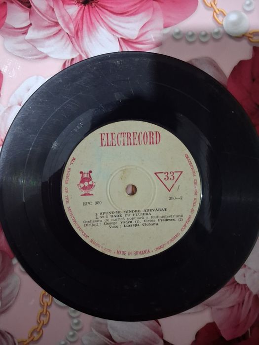 Vinyl uri vechi românești pentru pick-up sau colecție!