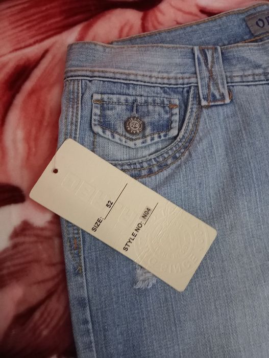 Blugi damă diferite dimensiuni.