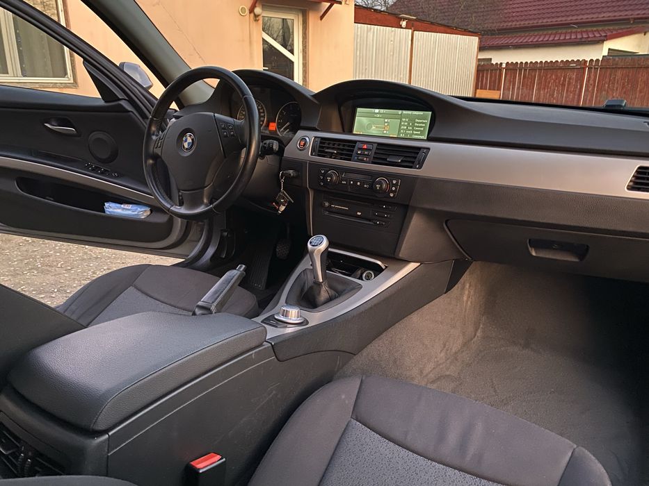 BMW e91 318i 129cp 2006