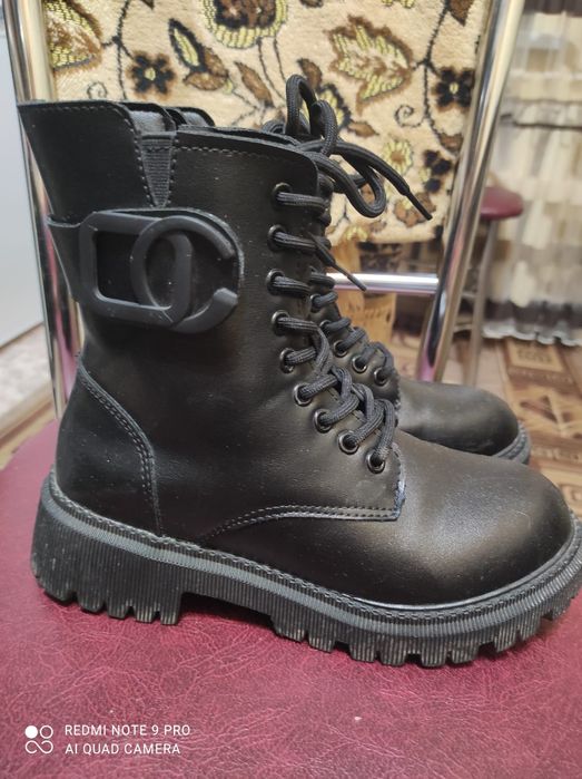 Продам берцы весна осень на девочку