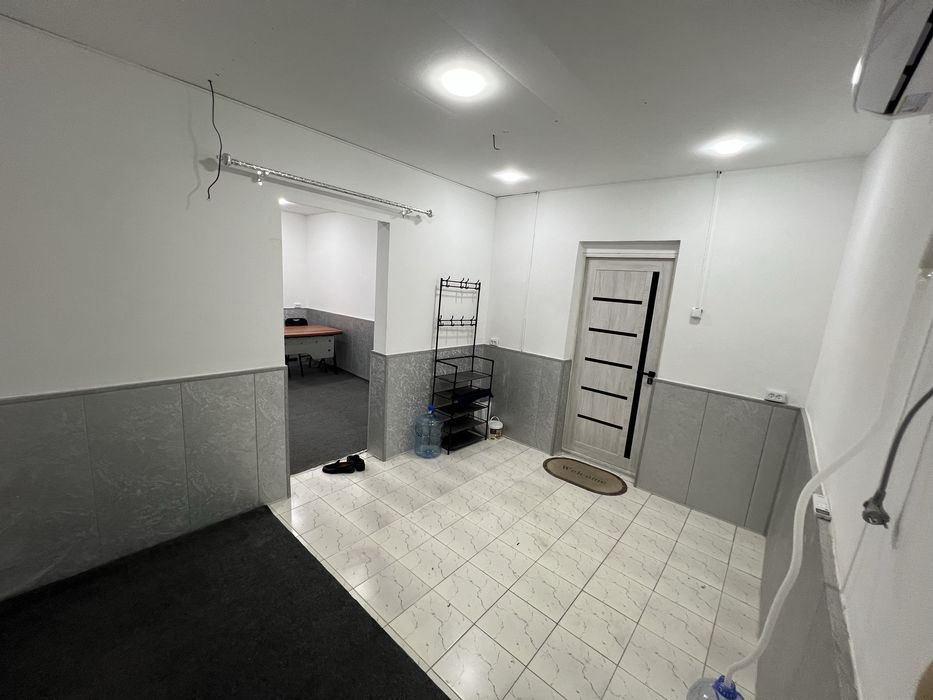 Аренда под офис АкфаМедЛайн, недалеко метро Беруний 28м2 2 комната