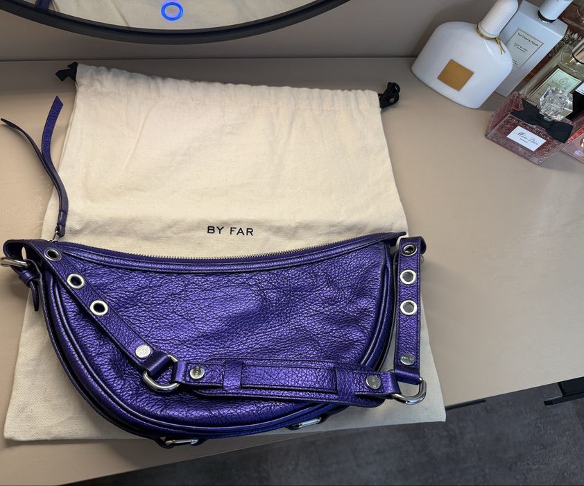 Дамска чанта By far