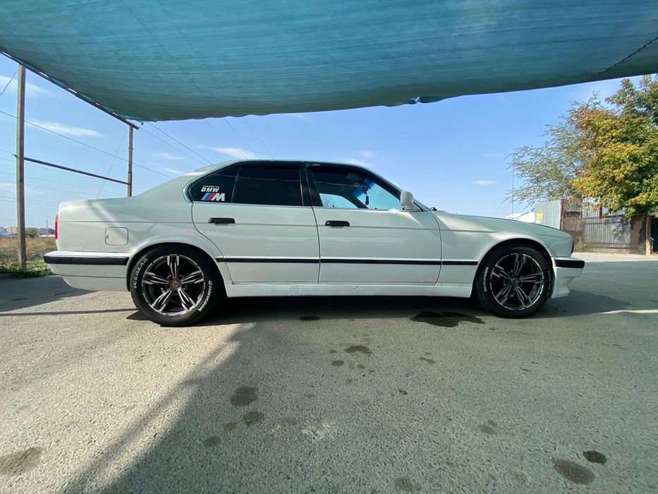 Продам бмв 520 е34