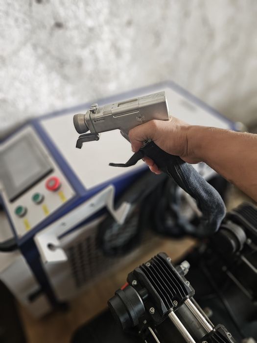 LASER 4 in 1 pentru curățarea ruginei, sudură,tăieri fier