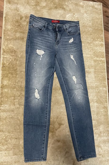 Blugi conici Guess