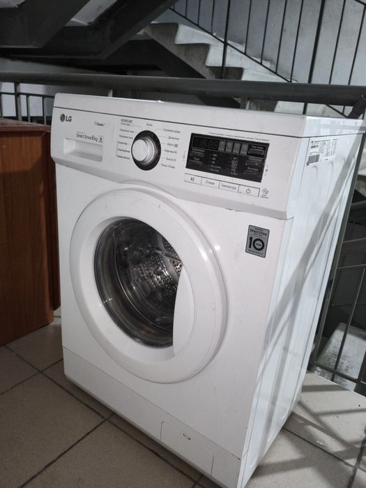 Продам б/у стиральную машину