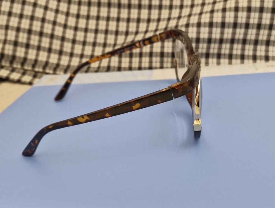 Очки для чтения.