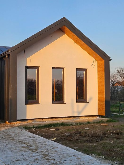 De vânzare are dormitor bucătărie birou baie și living