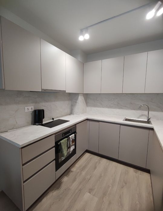 Дава се под наем Двустаен апартамент в Пловдив, Кючук Париж - 68 кв.м за 433.5 € - Снимка #5