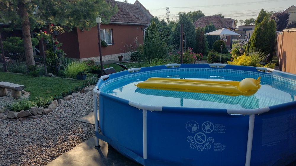 Piscină cu cadru metalic